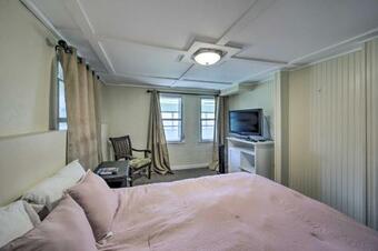 Pet-friendly Waterfront Hayesville Cottage!