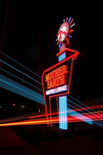 Hotel Mother Earth Motor Lodge