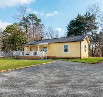 Renovated Mellow Yellow Suite A Near Dt Waxhaw