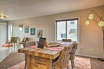 Chic Coos Bay Home With Pacific Ocean Views!