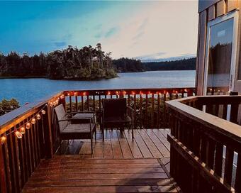 Apartment At Floras Lake Getaway