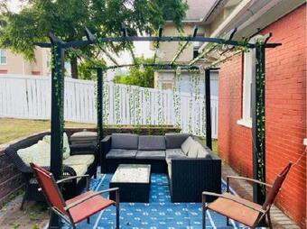 Gorgeous 4-bd Home W/ Backyard Patio/sitting Porch