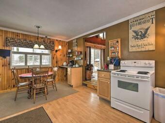 Family-friendly Espyville Cottage Near Lake!