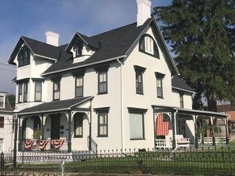 Apartamento In-town Ligonier Studio