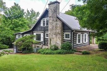 Rustic Dover Retreat With Porch - Walk To Boat Ramp!