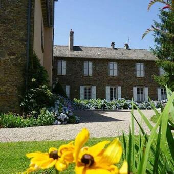 Le Domaine De Linars - L'aile Du Ch�teau