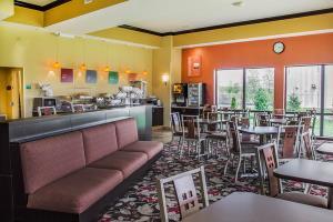 Hotel Comfort Suites East Broad At 270