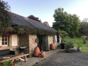 Hostal Gite D'h�te Romantique Et Artistique Au Coeur De Locronan
