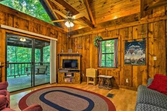 Tellico Plains Cabin - 25 Acres, Backyard Creek!