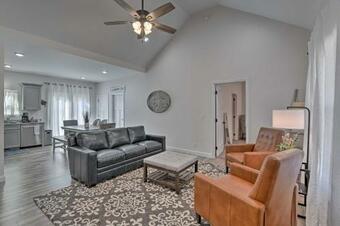 Home In Nashville Suburb Of White Bluff!