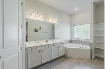 Family Stay Near Plano Shops Of Legacy