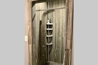 Mid-century Modern Lake Escape