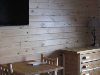 Motel Pine Knoll Lodge And Cabins, Inc.