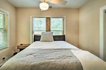 Austin Home With Deck, Yard And Hill Country View