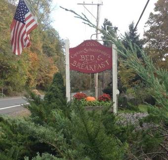 Bed & Breakfast Cs Coach House