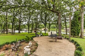 Star Harbor Lake House With Dock, Deck And 2 Boat Lifts