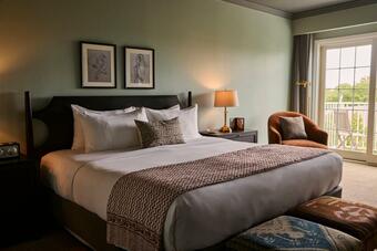 Hotel The Harbor Front Inn