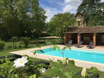 Domaine Du Buc , Les G�tes De Prestige