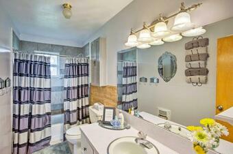 Cozy Trinidad Cabin On Cedar Creek Lake!