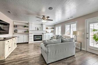 Layton Getaway - Near Hafb, Skiing, And Restaurants!