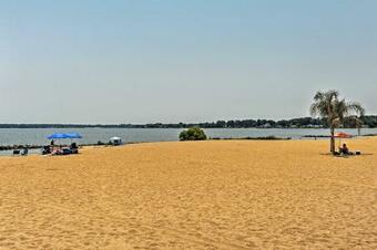 The Blue Crab Cottage - 3 Blocks From The Beach!