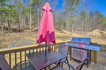 Stunning New Market Home With Mtn Views And Deck!