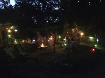 Eco Tent 4 Pers In De Krachtige Natuur Met Uitzicht Op Bergen En Rivier