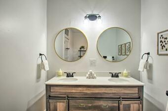 Charming Cottage Less Than 1 Mi To Shenandoah River!