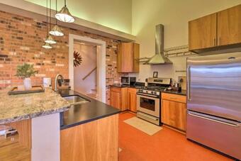 Pet-friendly Cottage With Game Room And Fire Pit!