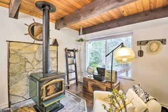 Coastal Cabin With Puget Sound And Rainier Views!