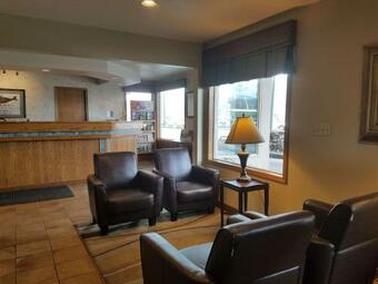 Hotel Rivertree Inn & Suites