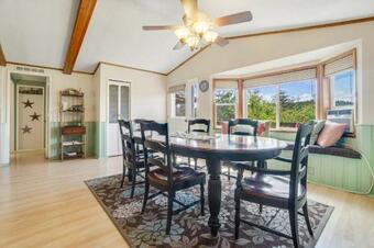 Deer Harbor Cottages