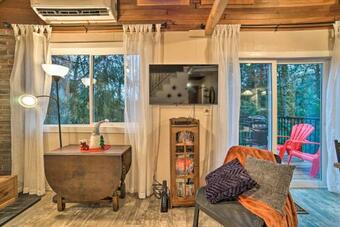 Quiet Cabin Hideaway About 4 Mi To Wallace Falls!