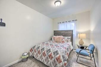 Modern Home With Deck About 14 Mi To Downtown Seattle!