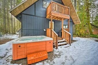 Remodeled Skykomish Escape With Loft And Hot Tub!