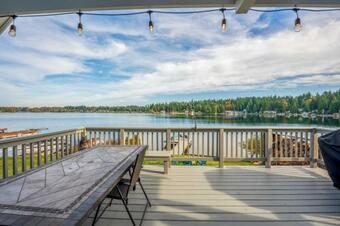 Lake Goodwin Waterfront Cabin With Fire Pit!