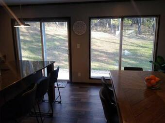 King Bed, Huge Master Bath, Nature, Style!