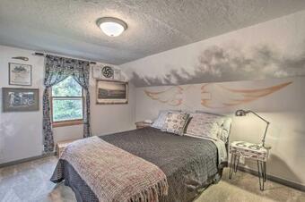 Eclectic Ladysmith Hideaway Hike And Hunt!