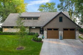 Luxe Lakefront Retreat With Sauna And Game Room!