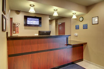 Cobblestone Hotel & Suites - Charlestown