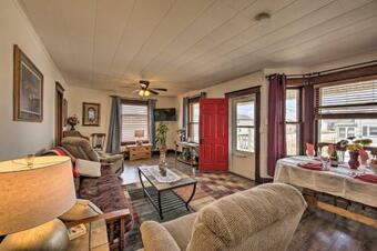 Two Rivers Family Getaway - Walk To Lake Michigan!