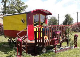Bed & Breakfast La Roulotte Des Trois Arbres