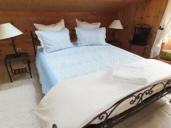 Hostal La Ferme De Ravieres