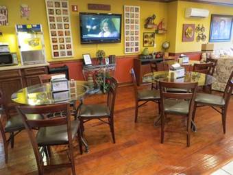 Hotel Patti's Inn And Suites