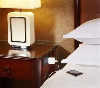 Sheraton Lisle Hotel