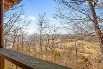 Buffalo River Basin Cabin- Secluded Views Make This An Instant Favorite