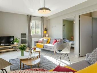 G�te Paisy-cosdon, 6 Pi�ces, 9 Personnes - Fr-1-543-85