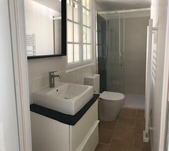 Location G�te En Duplex (2-4 P.) Avec Jardin Et Piscine � P�lissanne (salon-de-provence)