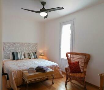 Peyriac. Maison De Pecheur Avec Terrasse. Nature, Vignes Et Mer