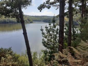 Maison Au Calme Grand Jardin Priv� Aire De Jeux Lac De Guerledan